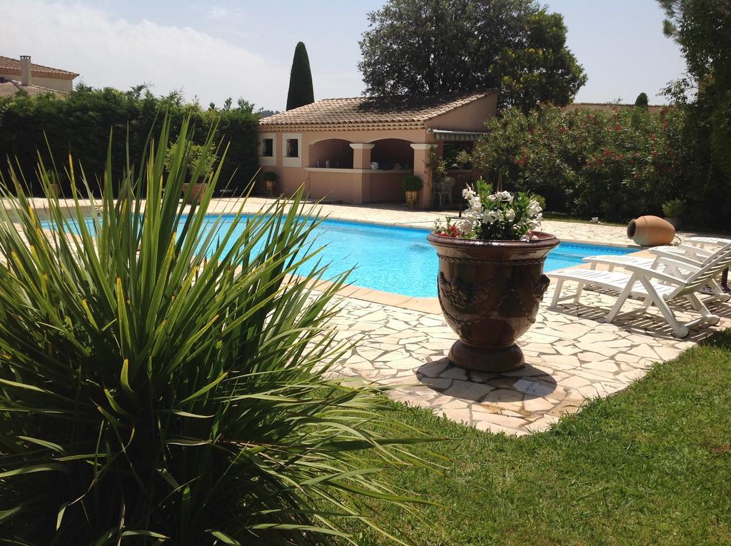 B&B Les Muscades Saint-Etienne-du-Gres Quarto foto